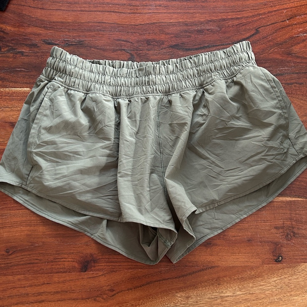 Aerie offline low rise hot stuff athletic shorts lined 2”